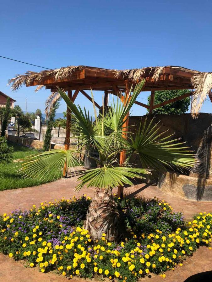 Guest House Costa 2 Karianí Kültér fotó