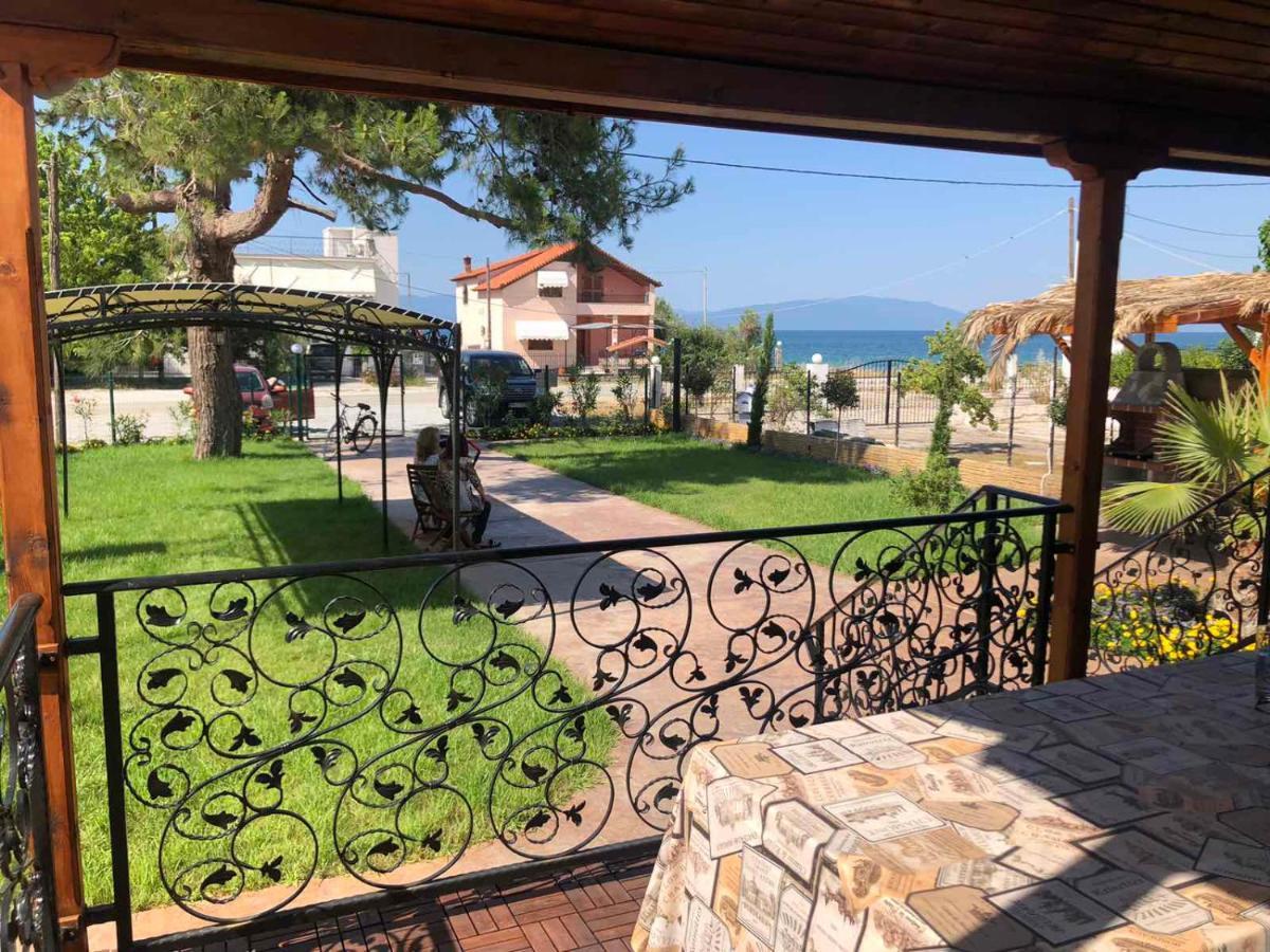 Guest House Costa 2 Karianí Kültér fotó